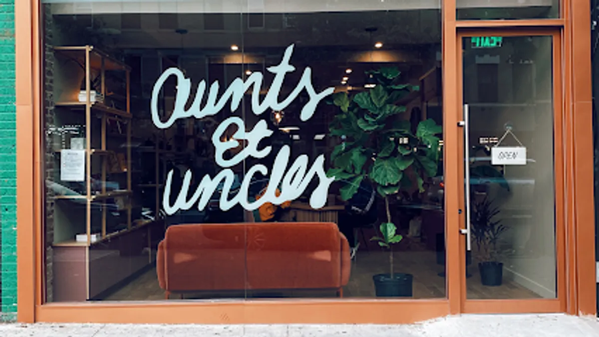 Interior view of Aunts et Uncles, a popular spot in brooklyn