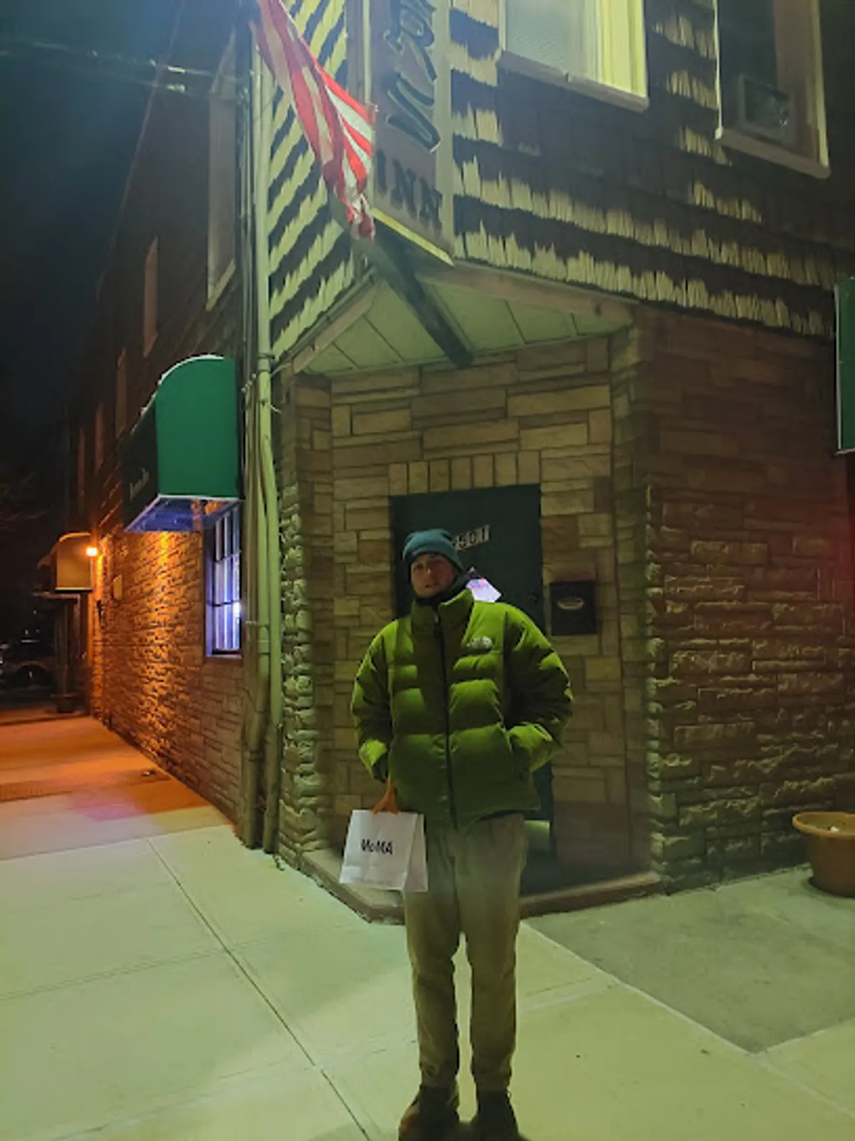 Cozy and lively atmosphere inside Mariners Inn in Brooklyn